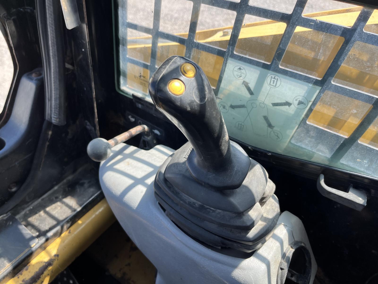 ./imagenes/INVOICE/2019/15904/CATERPILLAR 232B (18).JPG